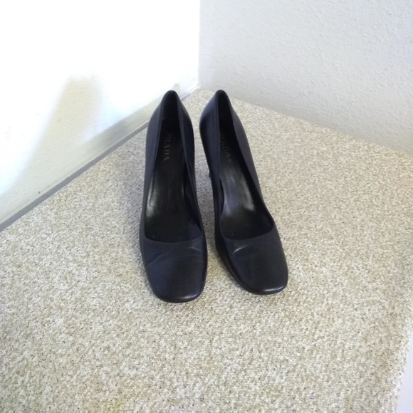 Prada Black Leather Pump - Picture 1 of 7